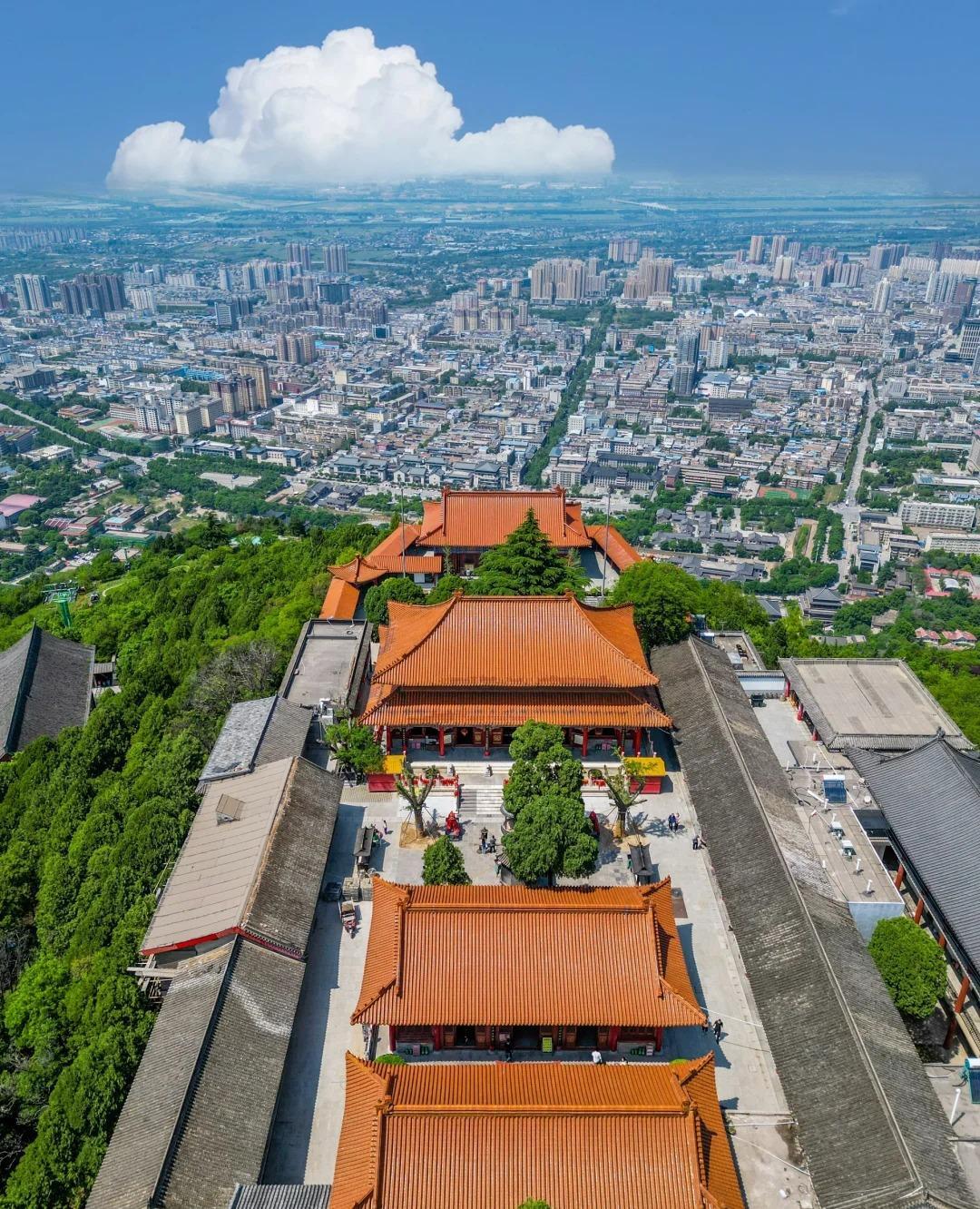 Xi'an Qin Shi Huang Mausoleum Museum (Terracotta Warriors)+Huaqing Palace 1-Day Group Tour