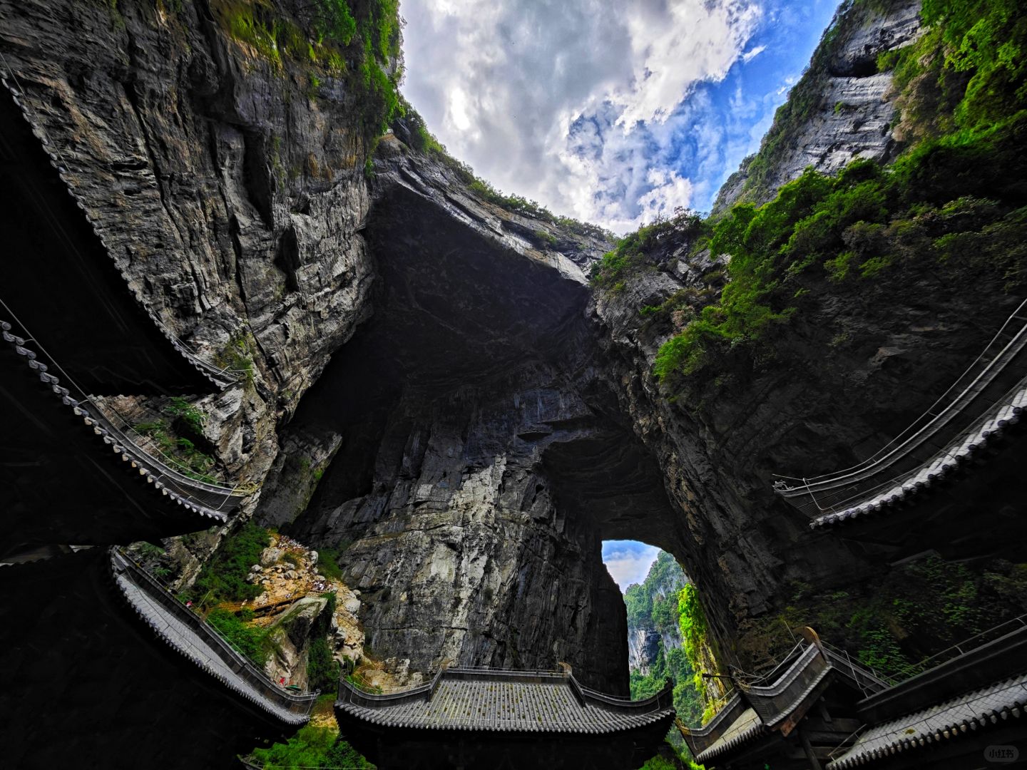 Chongqing+Wulong District 5-Day 4-Night Group Tour