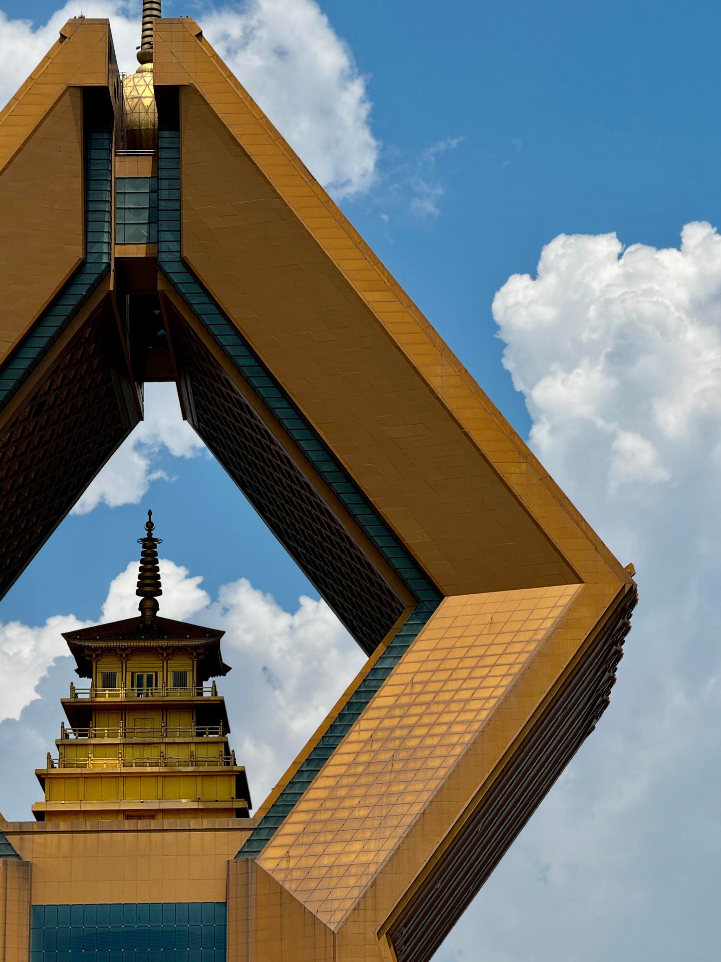 Famen Temple+Qianling Mausoleum+Yide Prince Tomb & Maoling 1-Day Tour