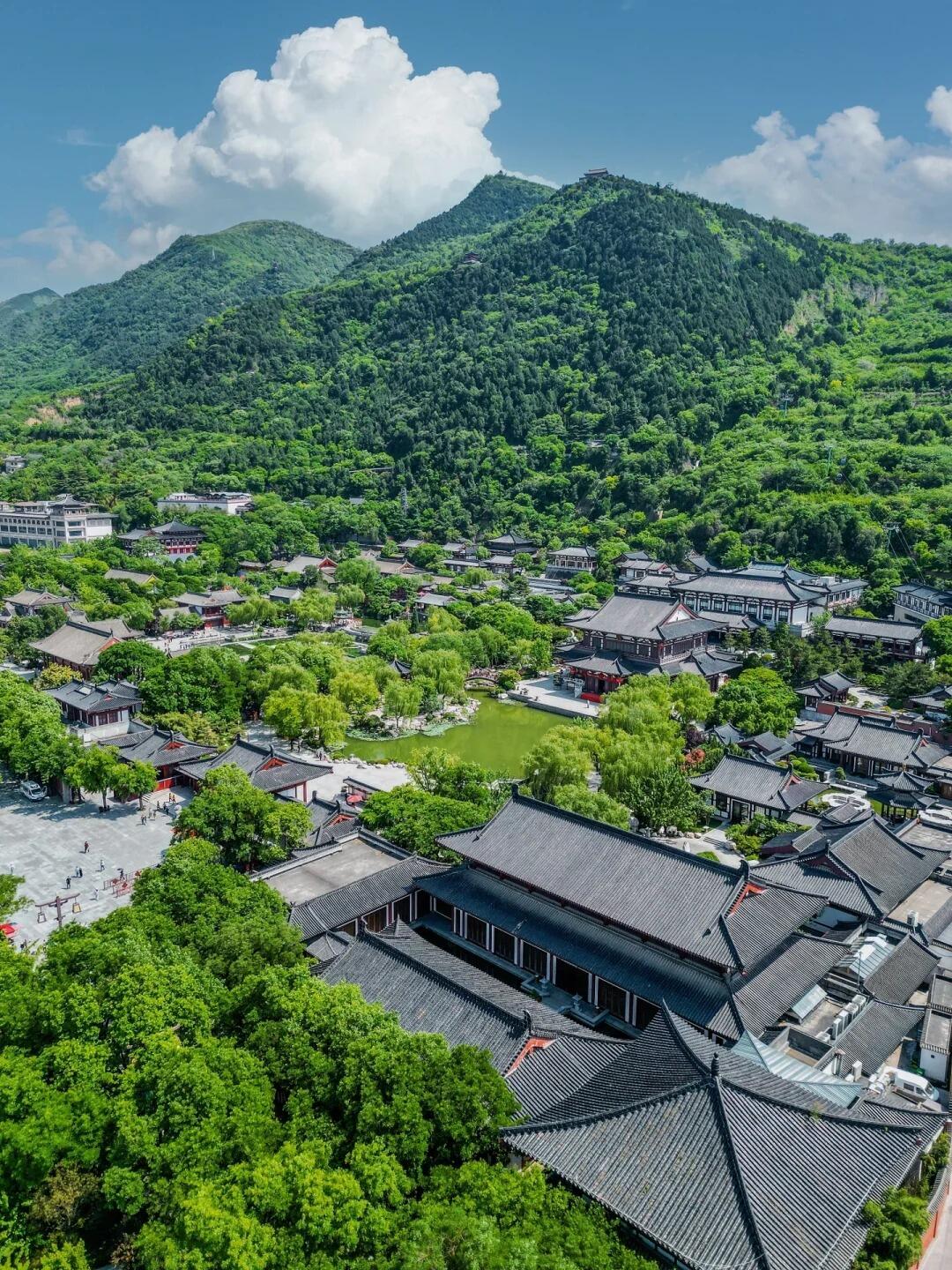 Xi'an Qin Shi Huang Mausoleum Museum (Terracotta Warriors)+Huaqing Palace 1-Day Group Tour