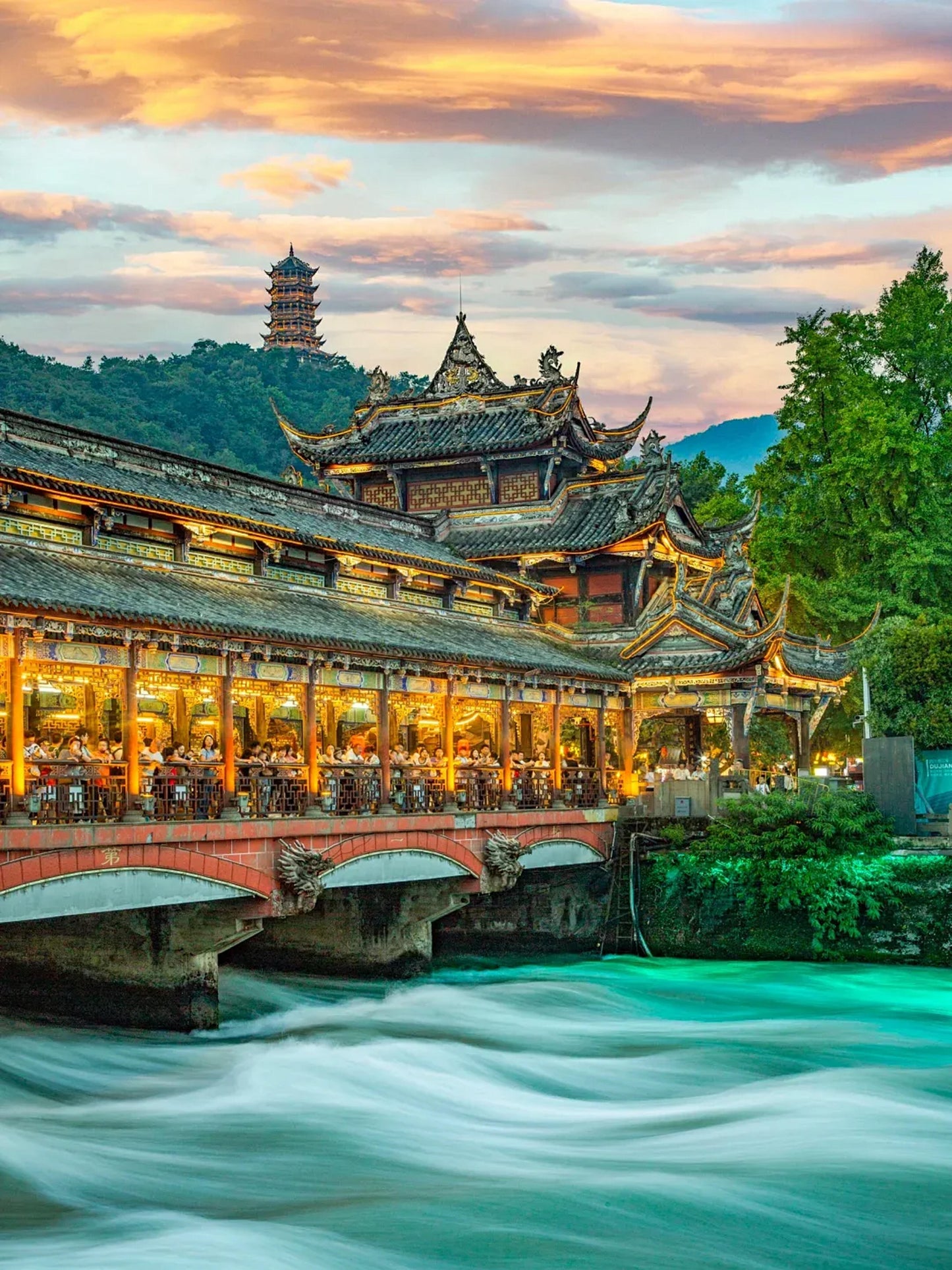 Chengdu+Qingcheng Mountain+Dujiangyan + Sanxingdui Museum 3 Days 2 Nights Private Tour