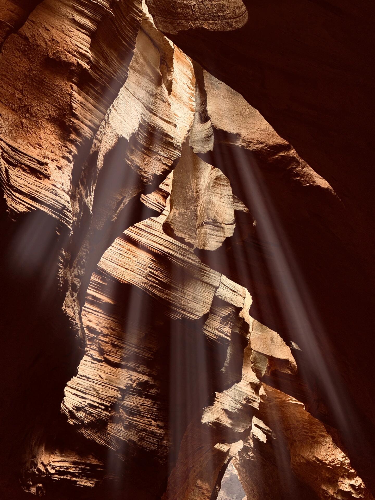 2 Days 1 Night Group Tour to Yan’an, Shaanxi, Hukou Waterfall, and Yellow Emperor Mausoleum