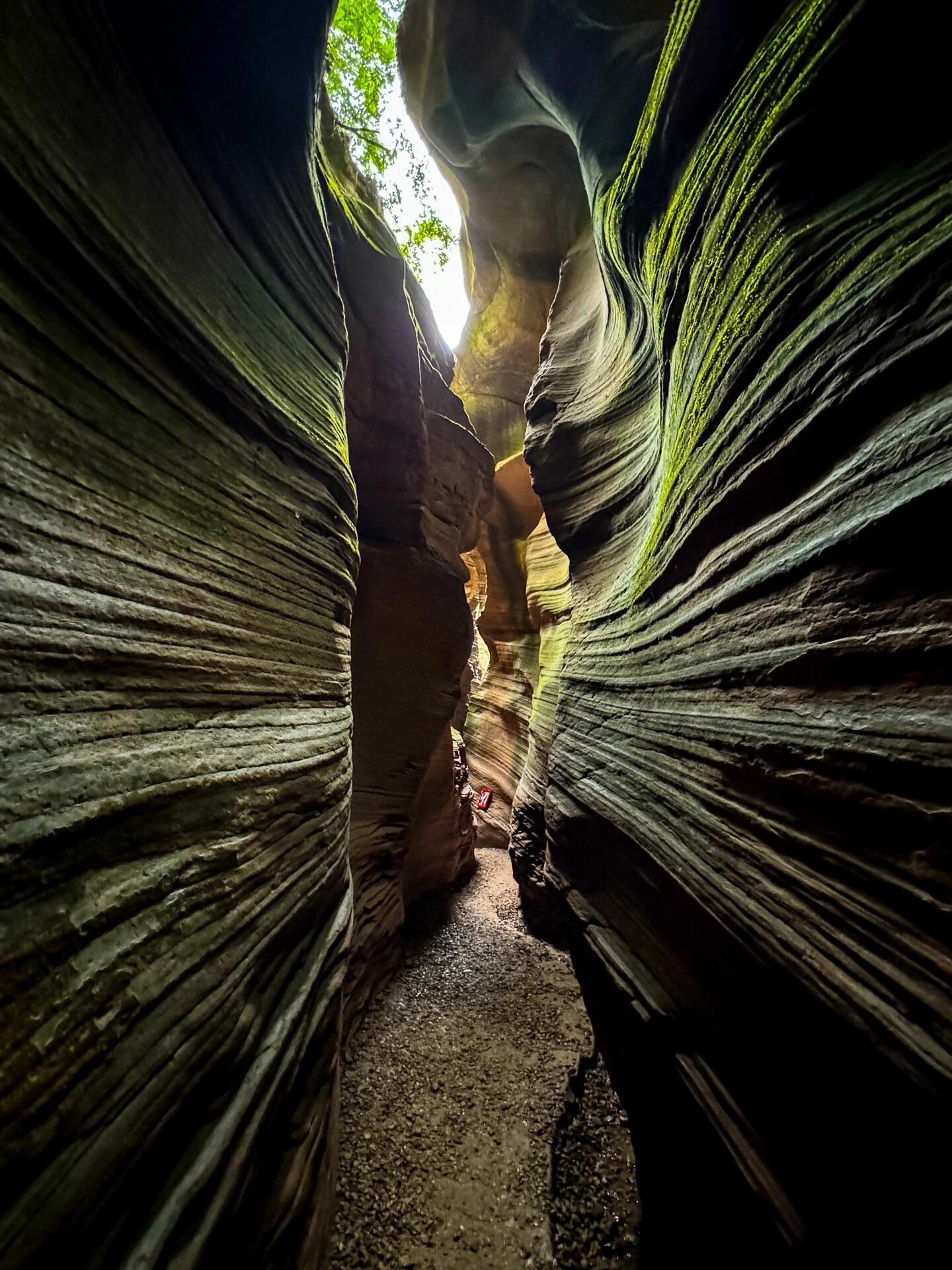 2 Days 1 Night Group Tour to Yan’an, Shaanxi, Hukou Waterfall, and Yellow Emperor Mausoleum