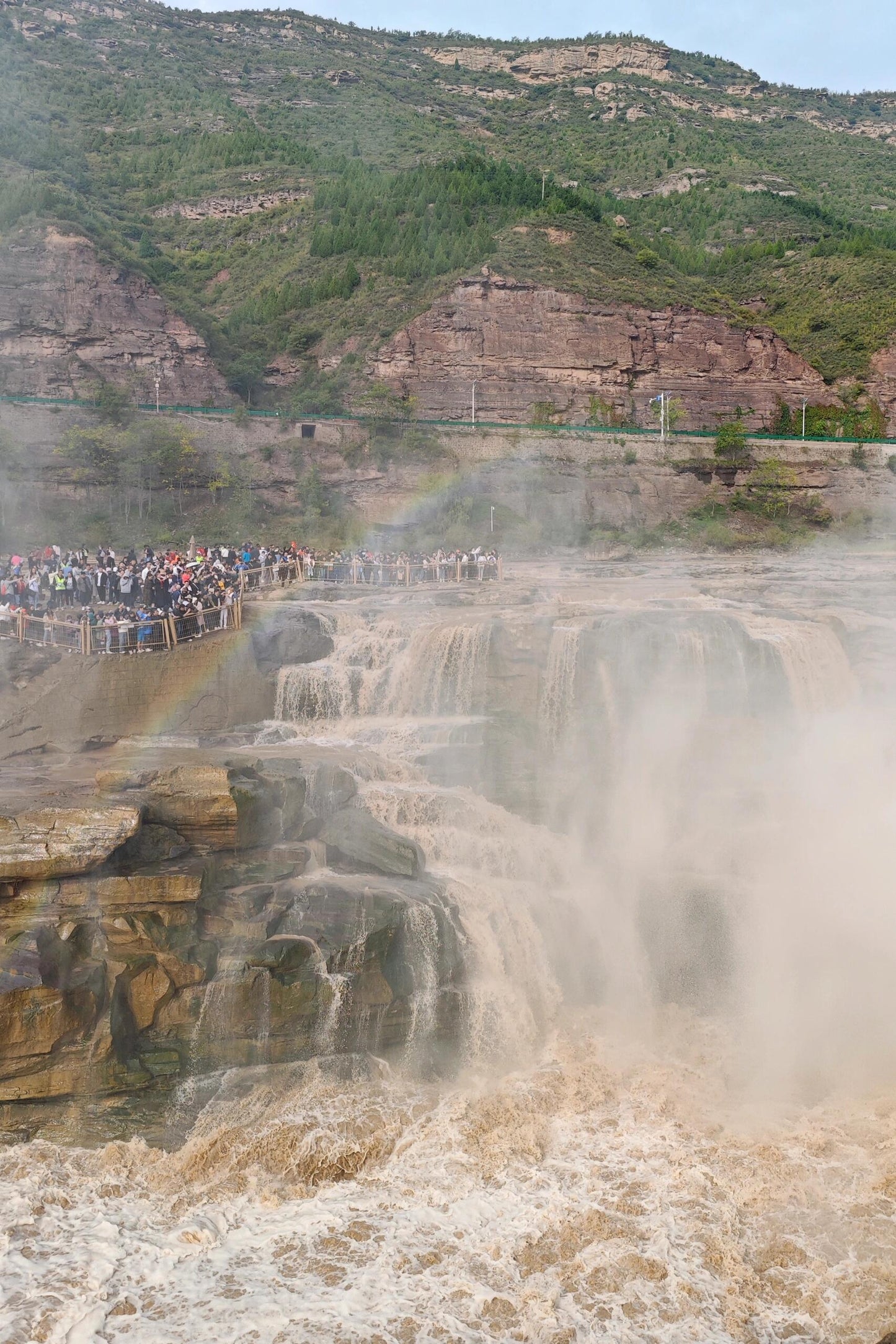 2 Days 1 Night Group Tour to Yan’an, Shaanxi, Hukou Waterfall, and Yellow Emperor Mausoleum