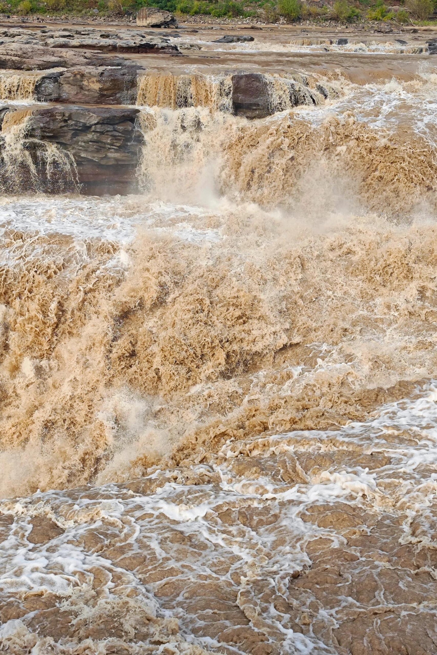 2 Days 1 Night Group Tour to Yan’an, Shaanxi, Hukou Waterfall, and Yellow Emperor Mausoleum