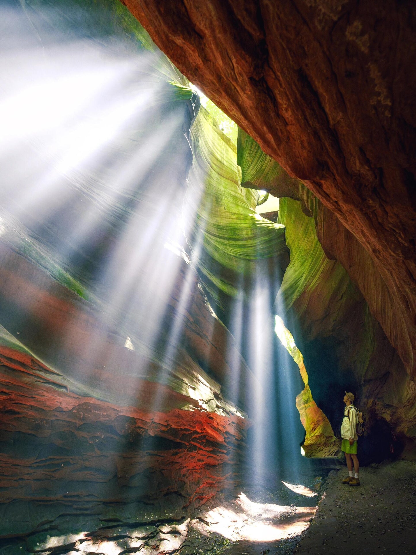 2 Days 1 Night Group Tour to Yan’an, Shaanxi, Hukou Waterfall, and Yellow Emperor Mausoleum