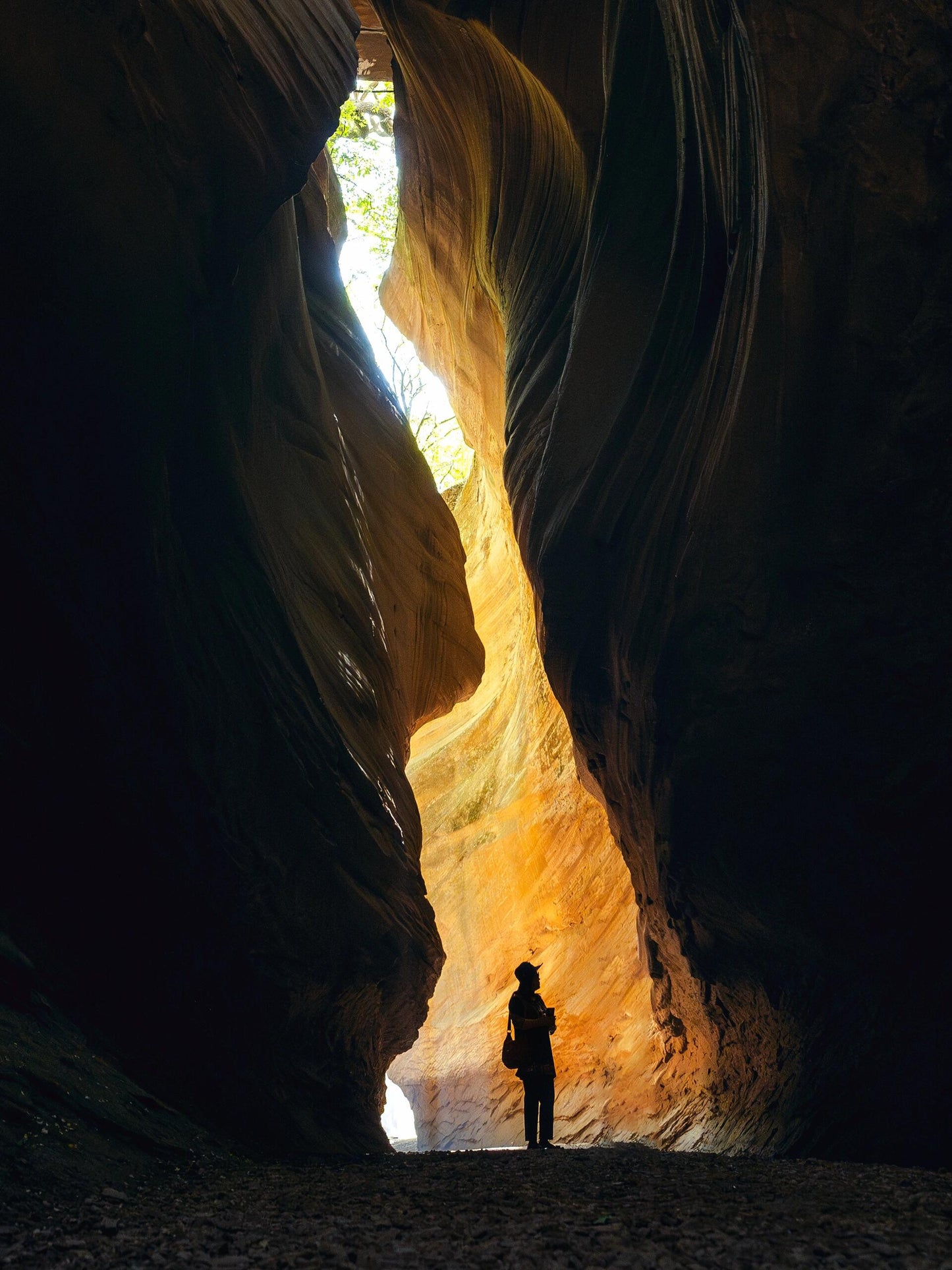 2 Days 1 Night Group Tour to Yan’an, Shaanxi, Hukou Waterfall, and Yellow Emperor Mausoleum