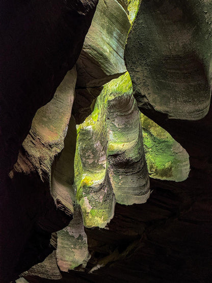 2 Days 1 Night Group Tour to Yan’an, Shaanxi, Hukou Waterfall, and Yellow Emperor Mausoleum