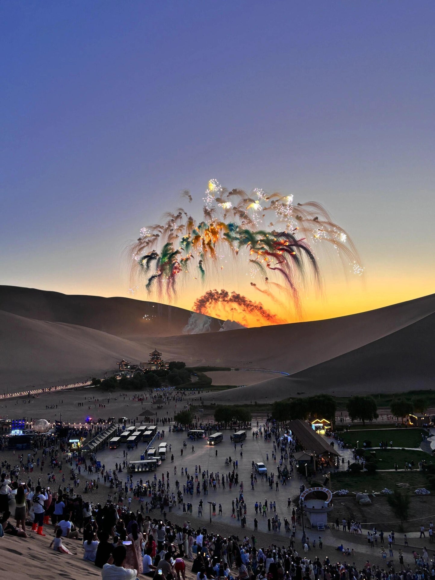 2 Days 1 Night Group Tour to Yan’an, Shaanxi, Hukou Waterfall, and Yellow Emperor Mausoleum
