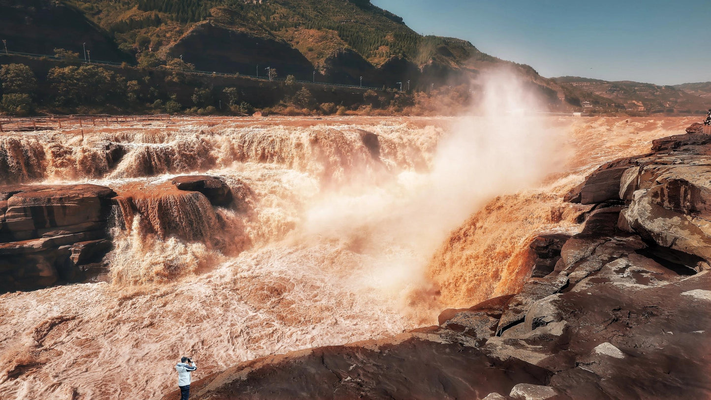 2 Days 1 Night Group Tour to Yan’an, Shaanxi, Hukou Waterfall, and Yellow Emperor Mausoleum