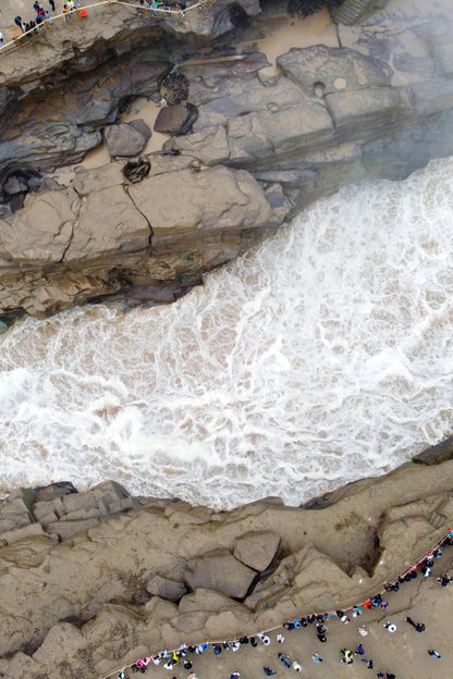 2 Days 1 Night Group Tour to Yan’an, Shaanxi, Hukou Waterfall, and Yellow Emperor Mausoleum